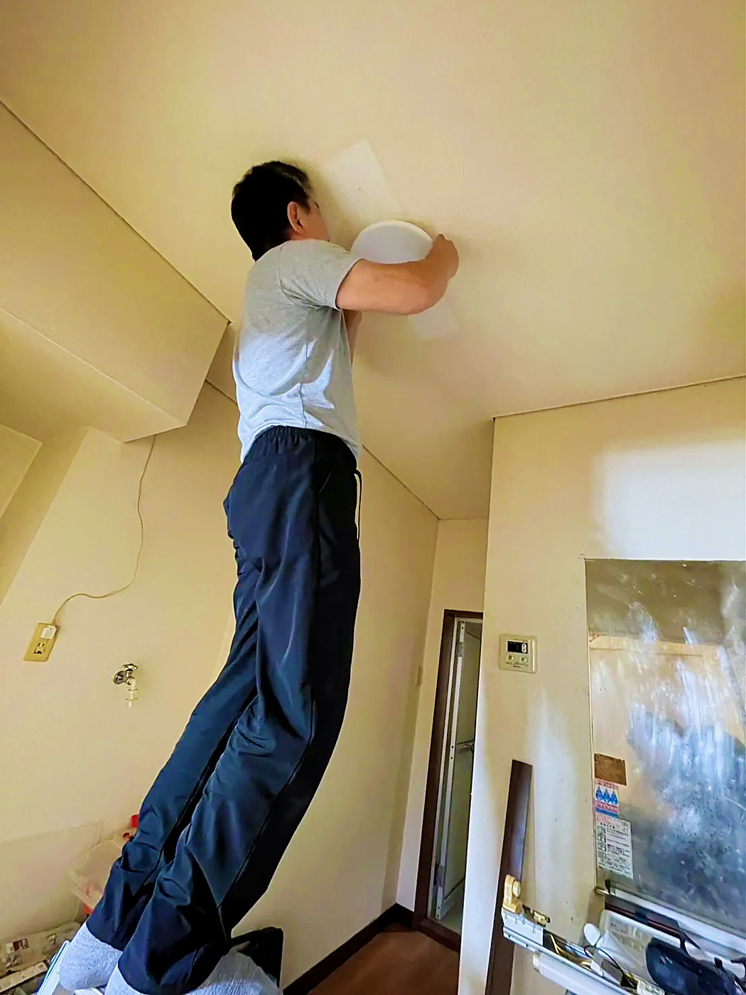 電気・照明の作業